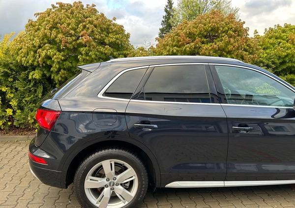 Audi Q5 cena 132800 przebieg: 98787, rok produkcji 2019 z Miłosław małe 436